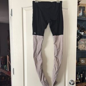 ALO Yoga Black and Tan Leggings